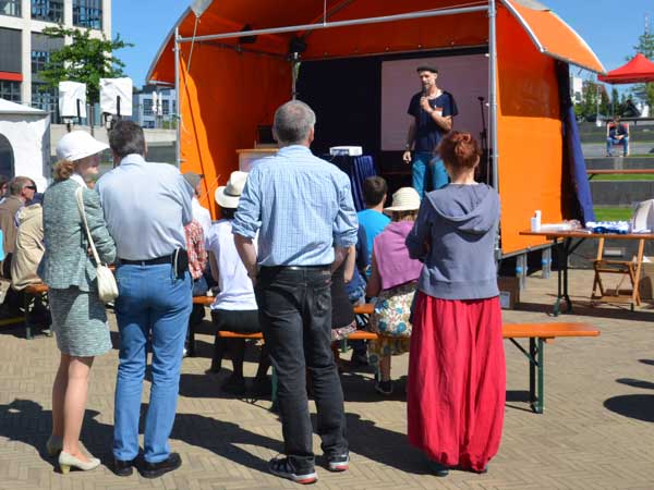 Öffentliche Vorträge, Ausstellungen, Infoveranstaltungen und Publikationen für die Öffentlichkeit